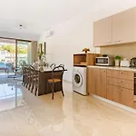 Sanders River Plaza * ليماسول