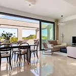 Sanders River Plaza شقة ليماسول