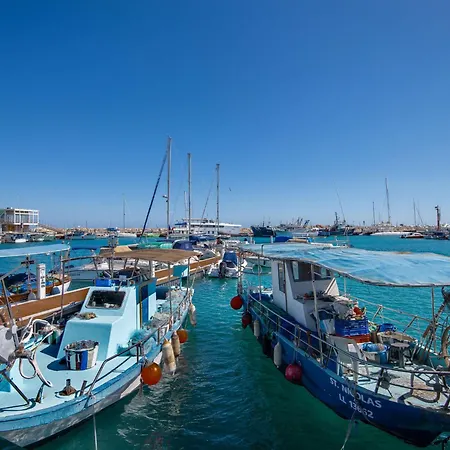 Sanders River Plaza Apartament