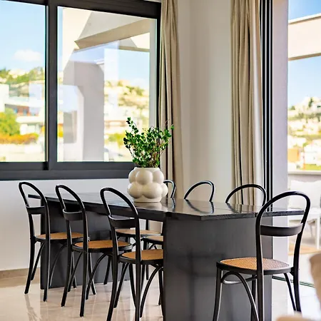 Sanders River Plaza Apartment *