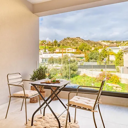Sanders River Plaza Apartment *