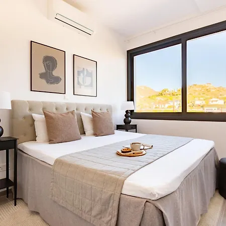 Sanders River Plaza Apartment *