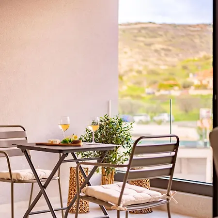 Daire Sanders River Plaza Limasol