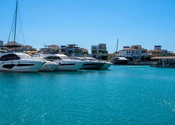 Sanders River Plaza Διαμέρισμα *