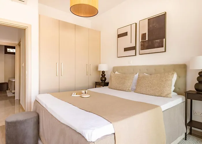 Sanders River Plaza Διαμέρισμα *