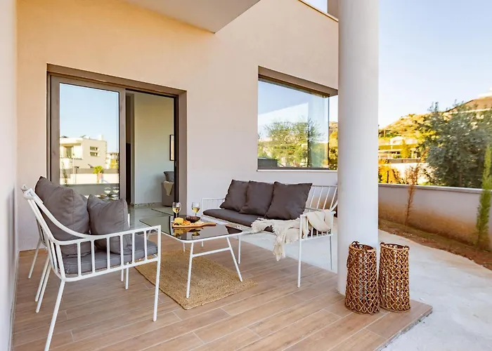 Sanders River Plaza *