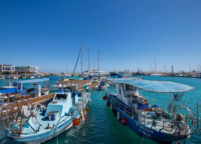 Sanders River Plaza アパート