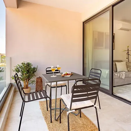 Sanders River Plaza Apartamento