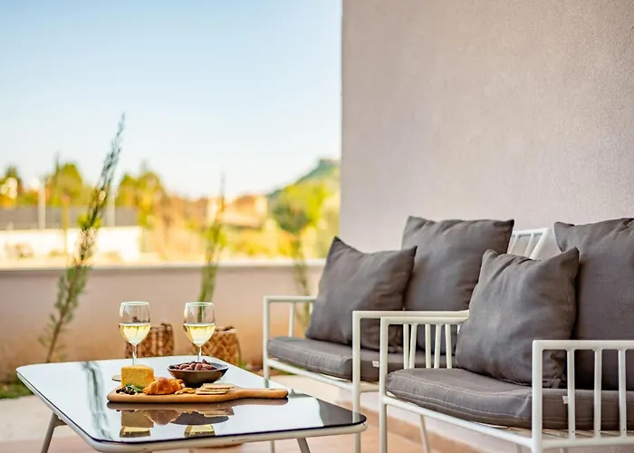 Sanders River Plaza *